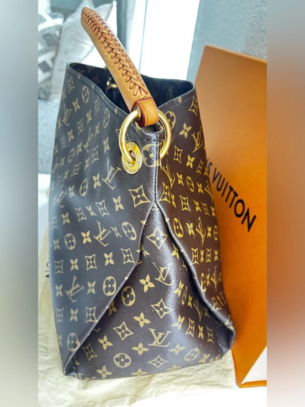 Louis Vuitton Authentic Artsy Hobo Bag MM Brown Monogram Canvas